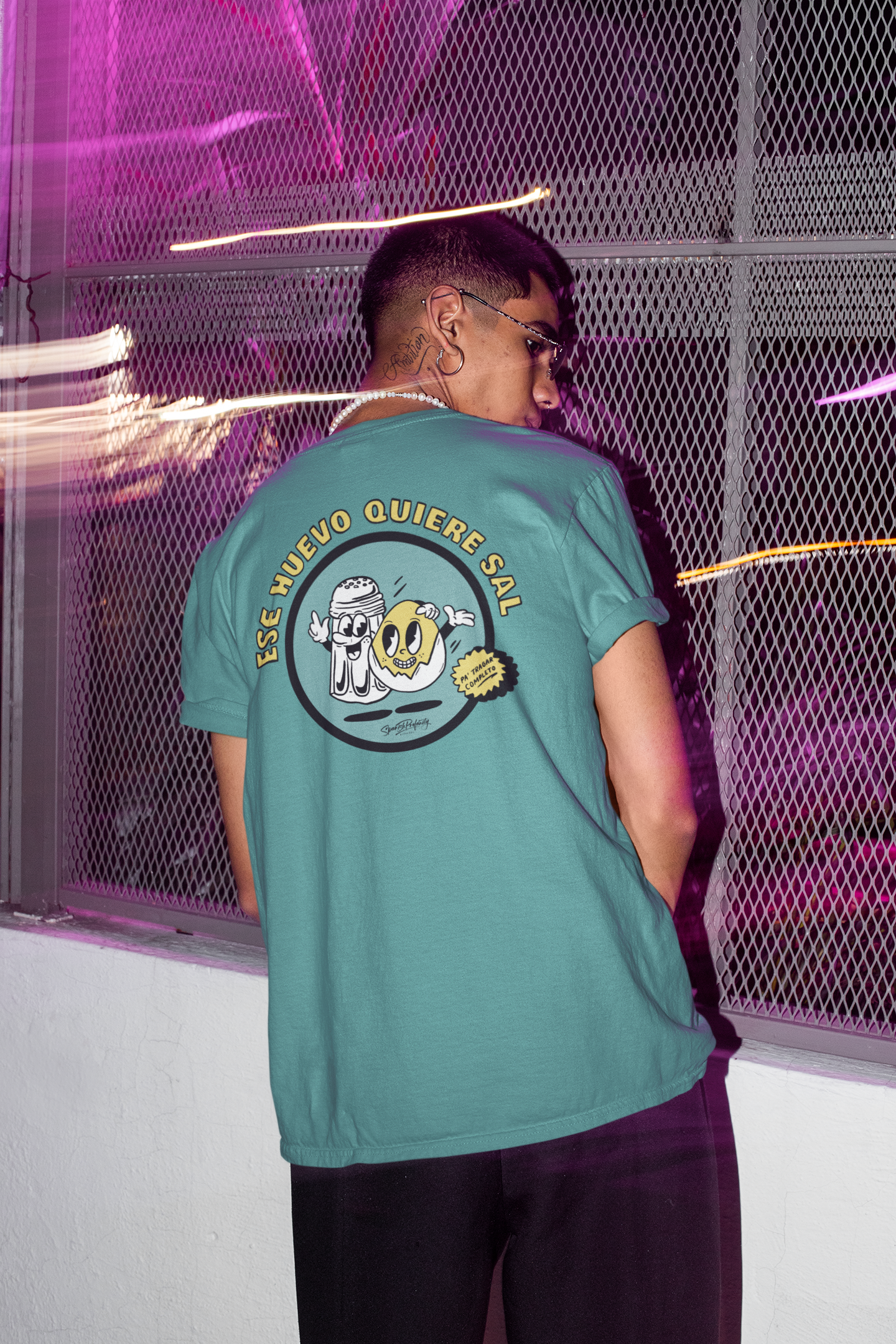 Ese Huevo Quiere Sal Short Sleeve Green Unisex Tee